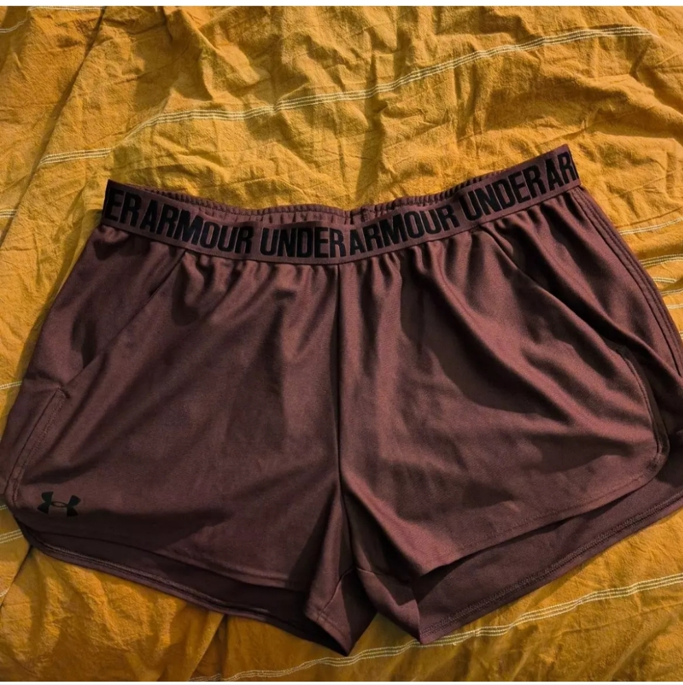 Under Armour Brown Athletic Shorts Moisture-Wicking Elastic Waistband